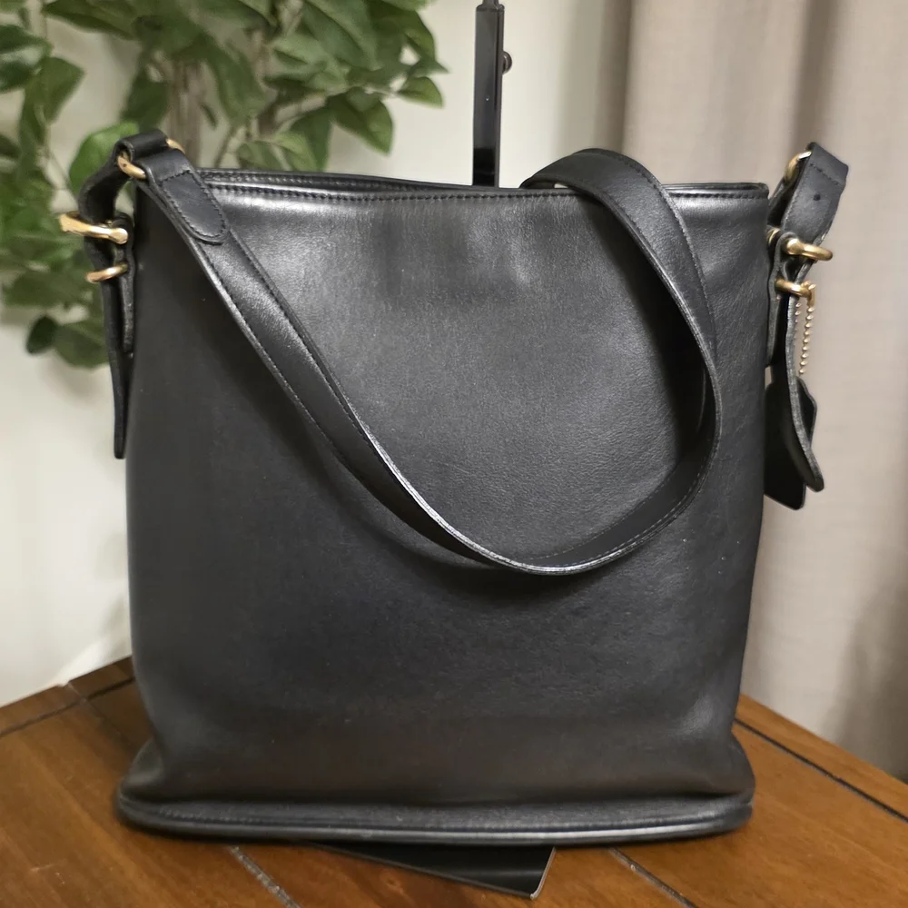 Coach Vintage Equestrian Slim Bucket Bag 9806 Black Leather Purse USA Made